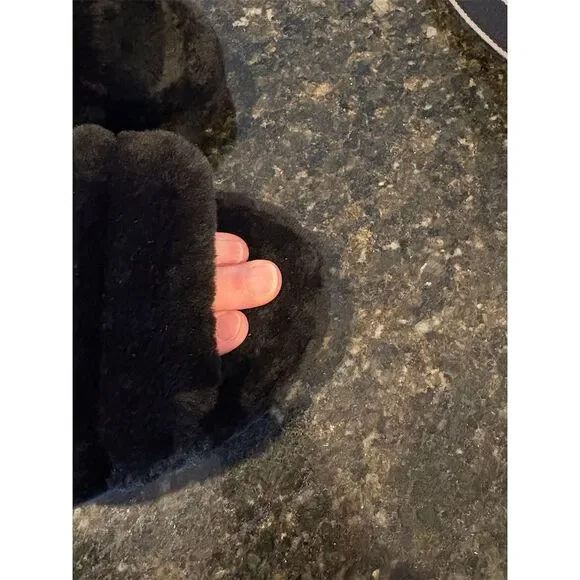 UGG Women's Fluff Yeah Slide Slipper Black Size 9 Open Toe Casual - Picture 2 of 6